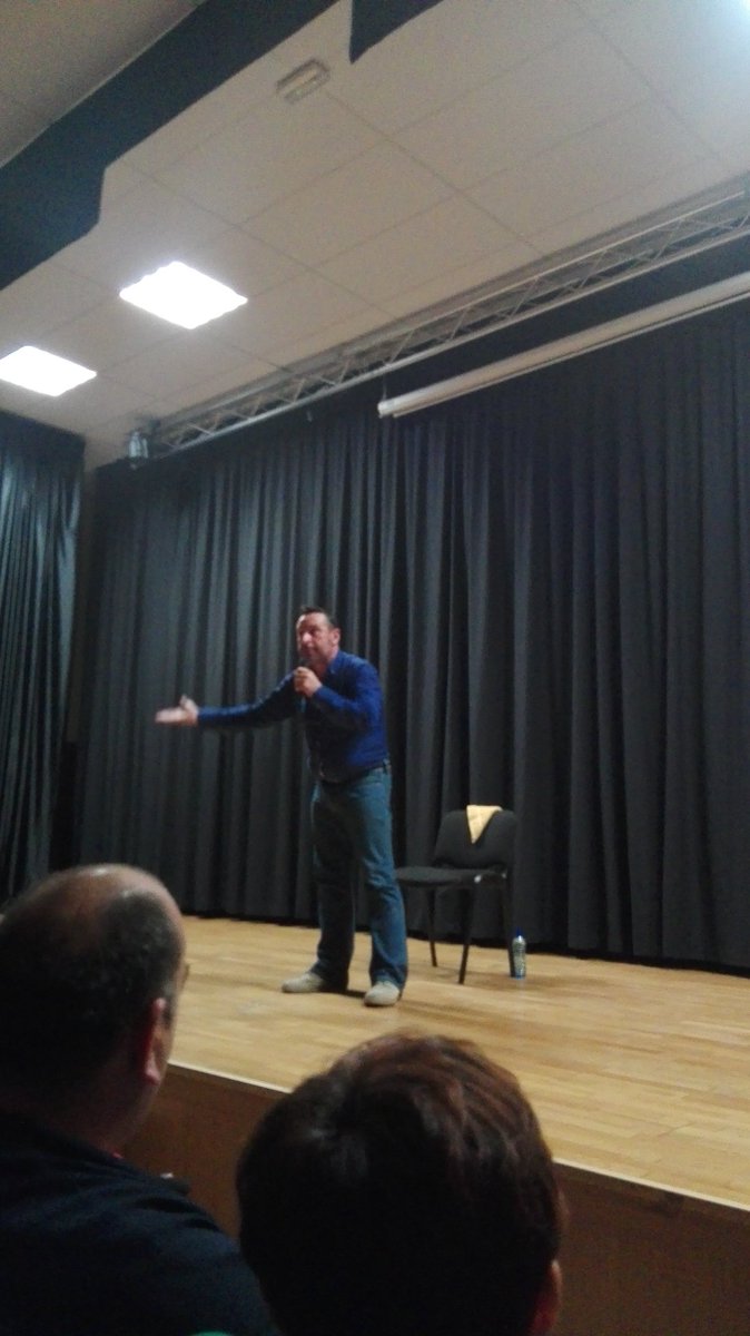 21_couto's tweet photo. .Onte foi unha noite dónde rimos moitisimo, gracias a @IsiTvg. Ojalá volvas pronto #RiXallas https://t.co/on0VM4Mq2f