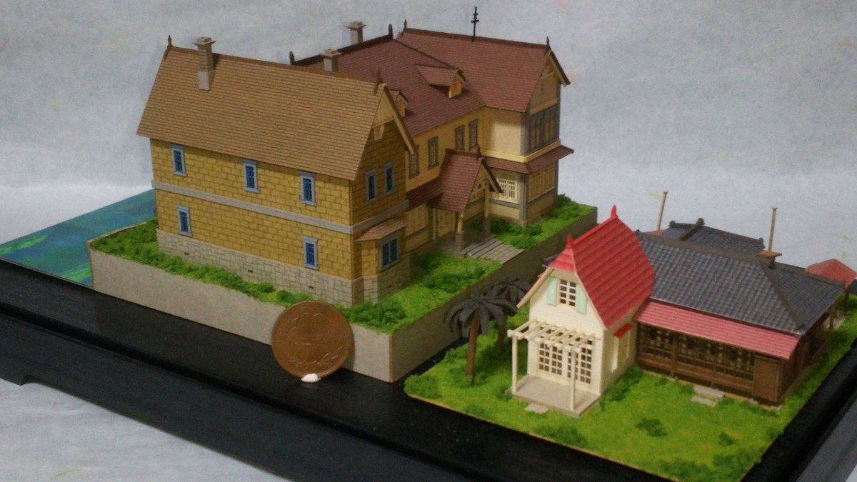 Y Y 湿っ地屋敷 の為に買ったケースが長すぎたので サツキとメイの家 も一緒に入れることに サツキとメイの家 は地面部分 木の他には緑がまったく無く 二つ並べると違和感があったので取りあえずこういうふうに 湿っ地屋敷は1 2 サツキ