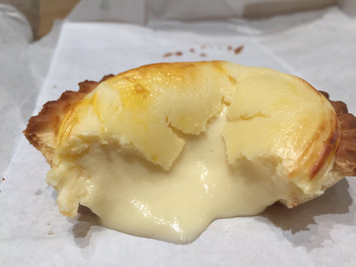 koongch's tweet photo. 📍mx cakes&amp;bakery,prg cheese lava 65- อร่อยกว่าbaked มาก แป้งหอมเนย ชีสรสชาติเข้มข้นมาก แค่ทาร์ตออกนิดนึงไส้ก็ทะลักละ ดีงามมม #อร่อยไปแดก https://t.co/TIDKRCGf0y