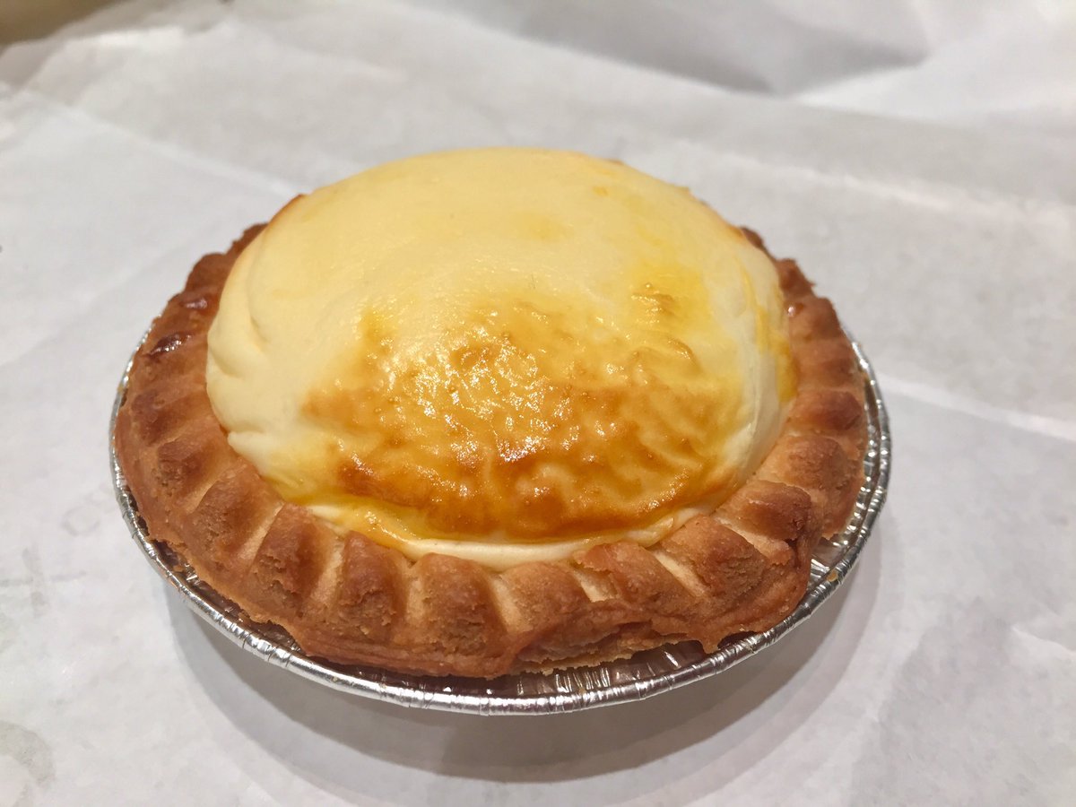 koongch's tweet photo. 📍mx cakes&amp;bakery,prg cheese lava 65- อร่อยกว่าbaked มาก แป้งหอมเนย ชีสรสชาติเข้มข้นมาก แค่ทาร์ตออกนิดนึงไส้ก็ทะลักละ ดีงามมม #อร่อยไปแดก https://t.co/TIDKRCGf0y