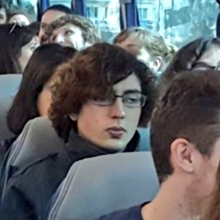 MrBucle's tweet photo. Bien hecho eso de llevaros al Valle de los Caídos al máximo representante del lado oscuro, Kylo Ren. @VidaModernaOML https://t.co/1KU4y1IKIJ