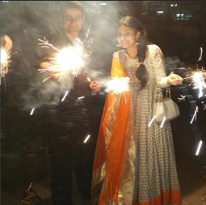 tellychakkar's tweet photo. The beautiful Mouni Roy celebrates #Diwali with Mohit Raina. RT if you love this couple. https://t.co/zawX5uWuhc