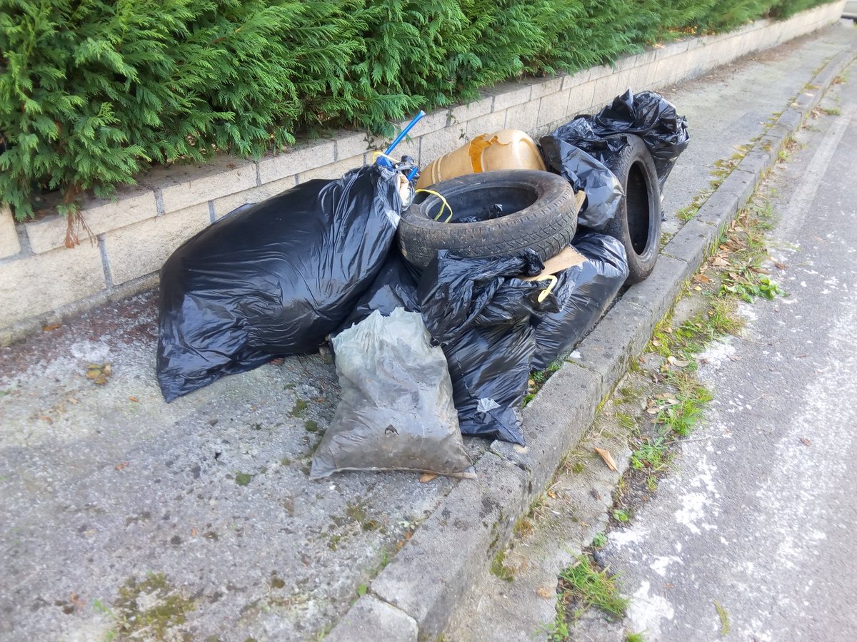 ScoutAsturias's tweet photo. Ayer salimos a la calle a recoger basura. En 1hora y entre 9 personas recogimos 82kg.
Ignorar algo así es difícil: https://t.co/ovS07b166p