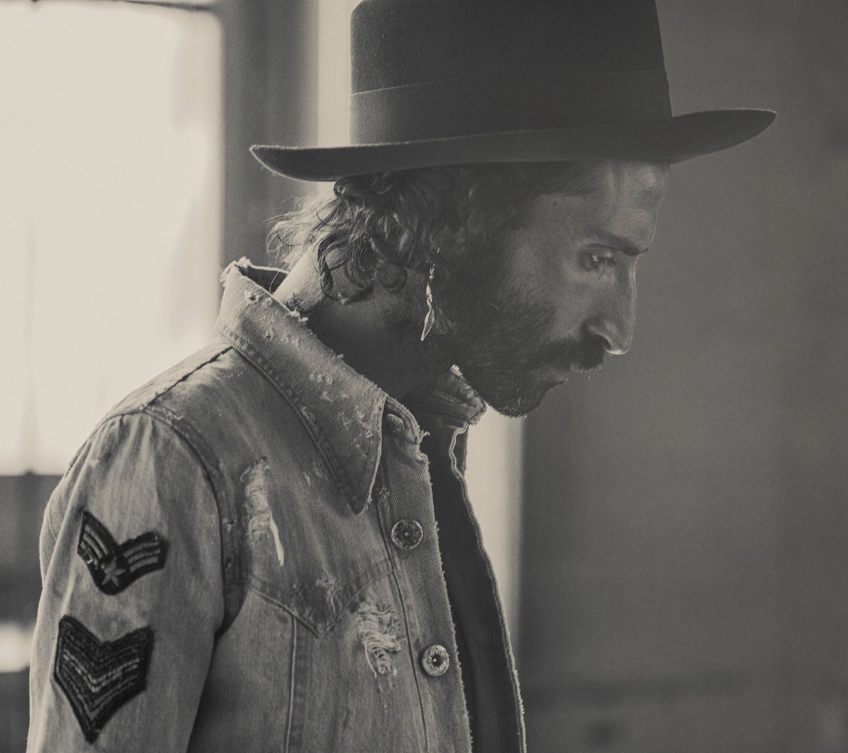 Del40al1_es's tweet photo. Nuevo LÍDER de la lista OFICIAL de @Los40_Spain 

#1 (+5) @Leiva_Oficial SINCERICIDIO

Y le damos la noticia en directo!

#Del40al1CocaCola https://t.co/mfSyGuUxi1