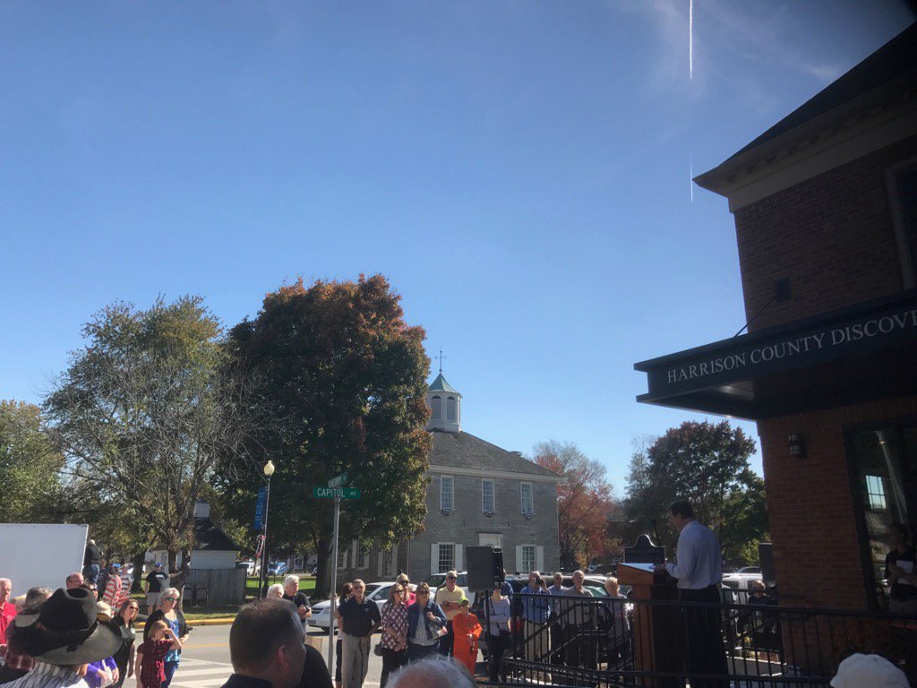 CaryStemle's tweet image. Rand Heazlitt speaking at Harrison Co. Discovery Ctr grand opening. #awesome #SolidLight