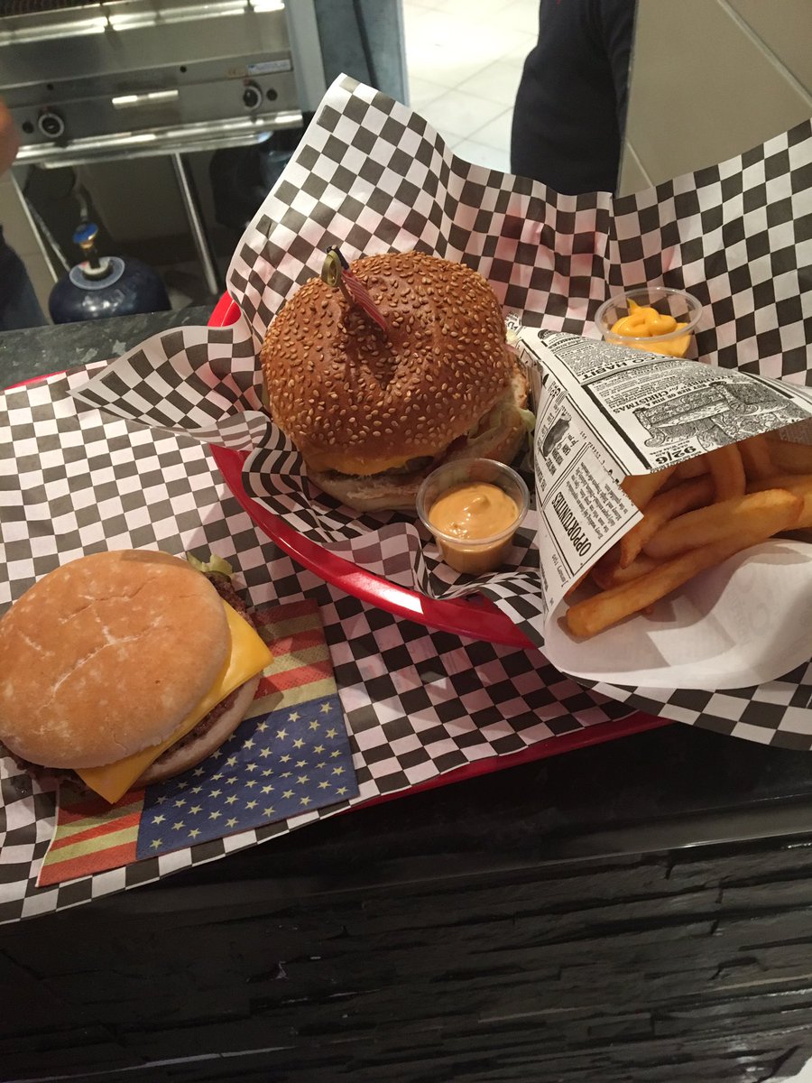 AtableBeverly's tweet image. #j'ai faim