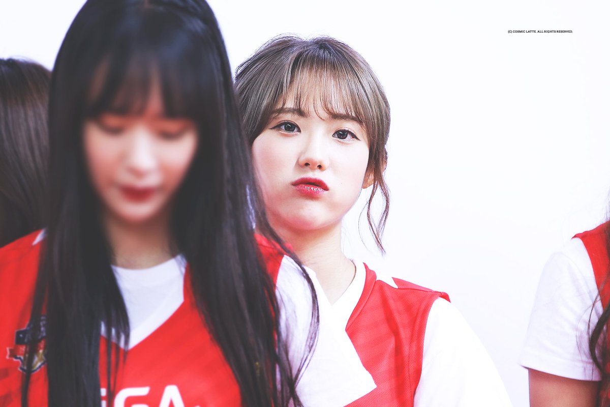 cosmiclatte0306's tweet photo. 161029 kt 소닉붐 경기 응원
#우주소녀 #루다 #luda #WJSN @WJSN_Cosmic 
잠 못 자,,,, https://t.co/t2t1WnOskq