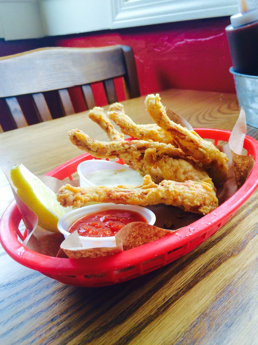 Southern fried frog legs with cocktail &amp; tarter dipping sauce #raynhamma #2jerksbbq #froglegsfordinner