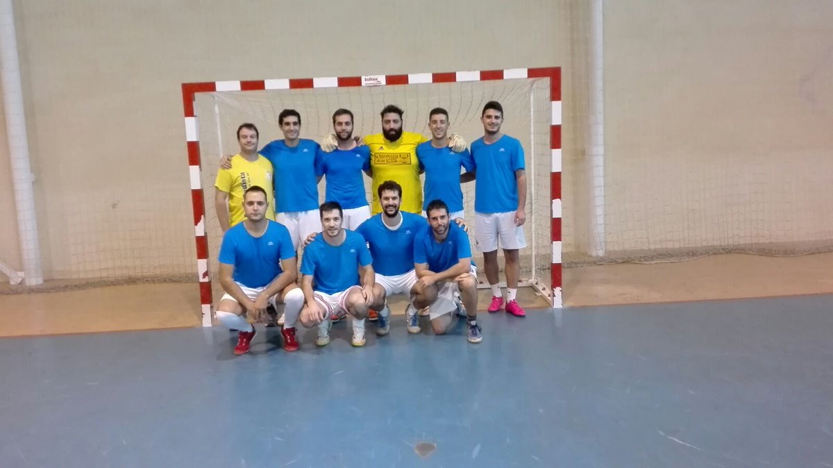 pozofondafs's tweet photo. ¡Muy grandes chicos! 🔝⚽🍻🏆 https://t.co/I9i7RB6Zuy