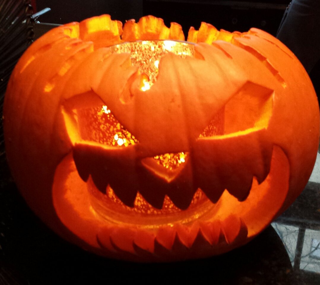 Thank you Dahlia pastry for 5he jack-o-lanterns!