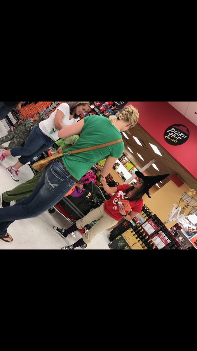 DebbieFig06's tweet photo. Oooooo Spooky!! And cute! #spooktacular @Swartz9Eric @AnthonyHilborn @garymccormick23  @MelodyWang8 @Cass_Target https://t.co/NS95ethhXn