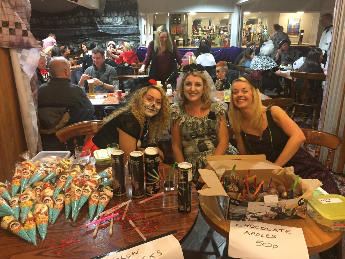VMFC_Events's tweet image. Our Events Team at tonight's Halloween Party.  Doing a brilliant job ladies!