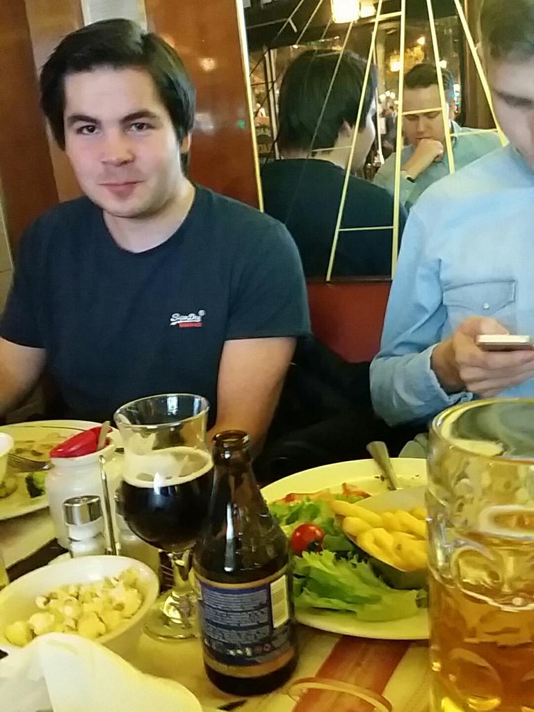 cENTRYZcsgo's tweet photo. Lost today but still satisfied about the event for us overall. Having a good evening with the boys #OdinOwnsYouAll @norsegg https://t.co/D9gPo46DkB