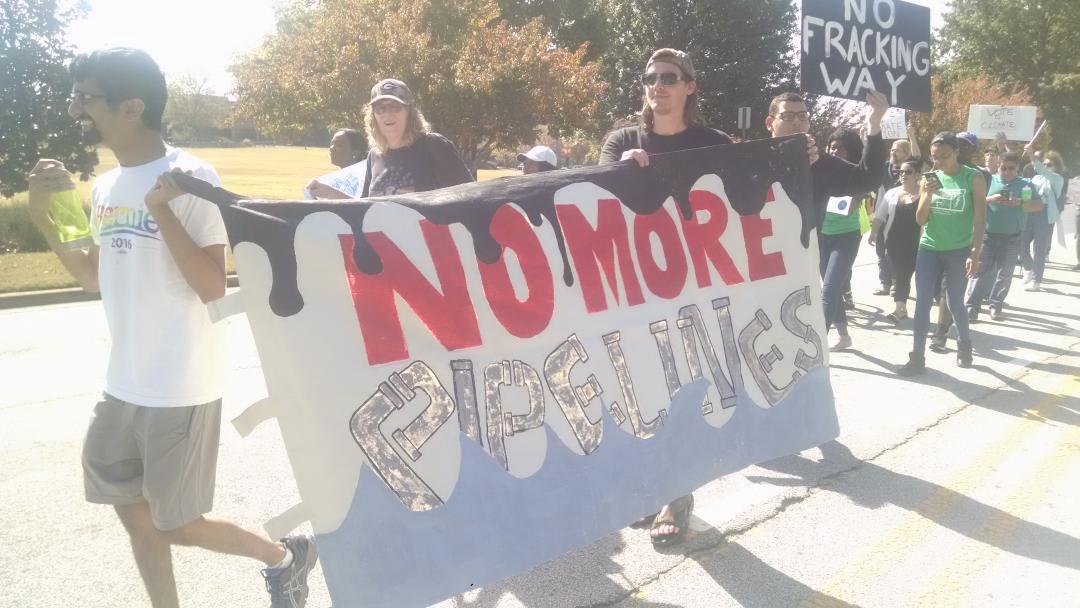 climatemarchatl's tweet photo. #NoDAPL #nomorepipelines - our work doesn't end after we #voteclimate this fall. #climatemarchatl https://t.co/lbISIwkvn4