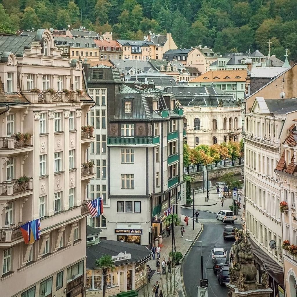CallumJMacBeth's tweet photo. Karlovy Vary is lovely even on a cloudy day, Nice shot @thekuber !
Special thanks to @Vis… https://t.co/dimLmfbBcT https://t.co/wdB8jOwjGs