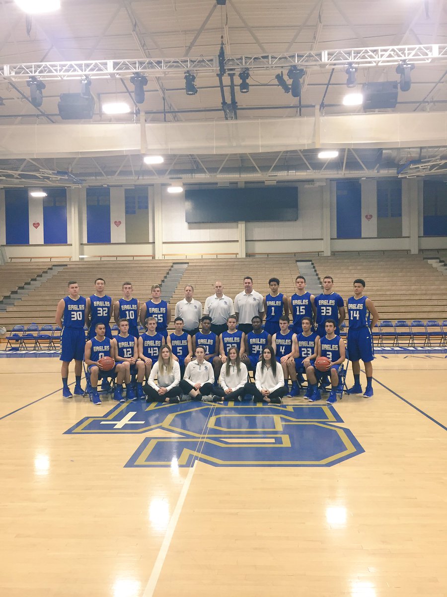 SMCHSBasketball's tweet photo. 2016-2017 Varsity Team. Five seniors one one pic, five @SMCHS_Football players in the other. BIG season kicks off today! #WeAreSM https://t.co/Kr0pzqOFhP