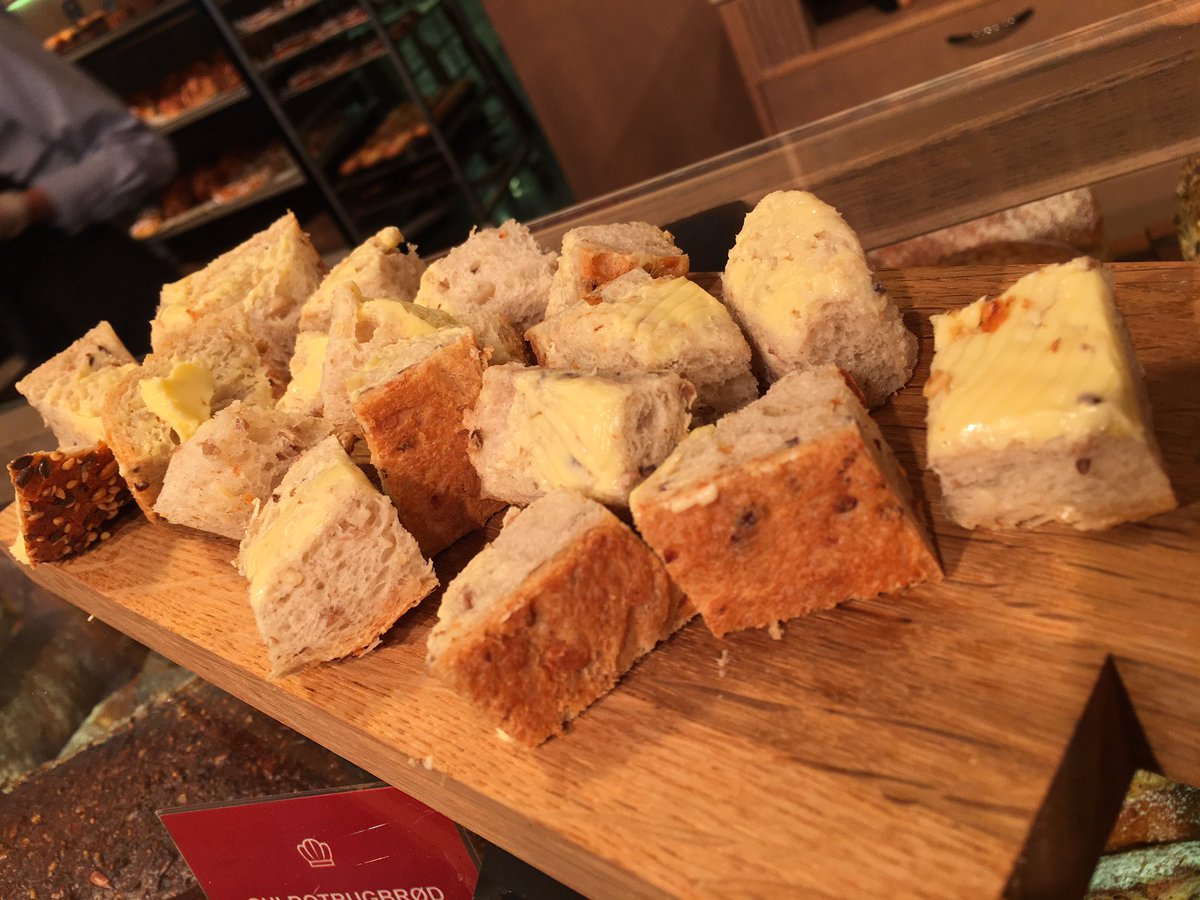 billkarazsia's tweet photo. Bread samples in Norwegian bakeries come pre-buttered.  #nicetouch #foodporn #Kanelsnurren https://t.co/tiuecY6rvh