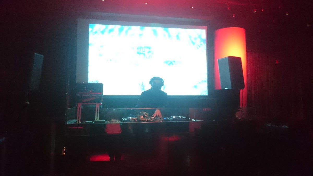 anicrushtokyo's tweet photo. DJ Taahii スタートしました！！ https://t.co/LU9xv4pZuU