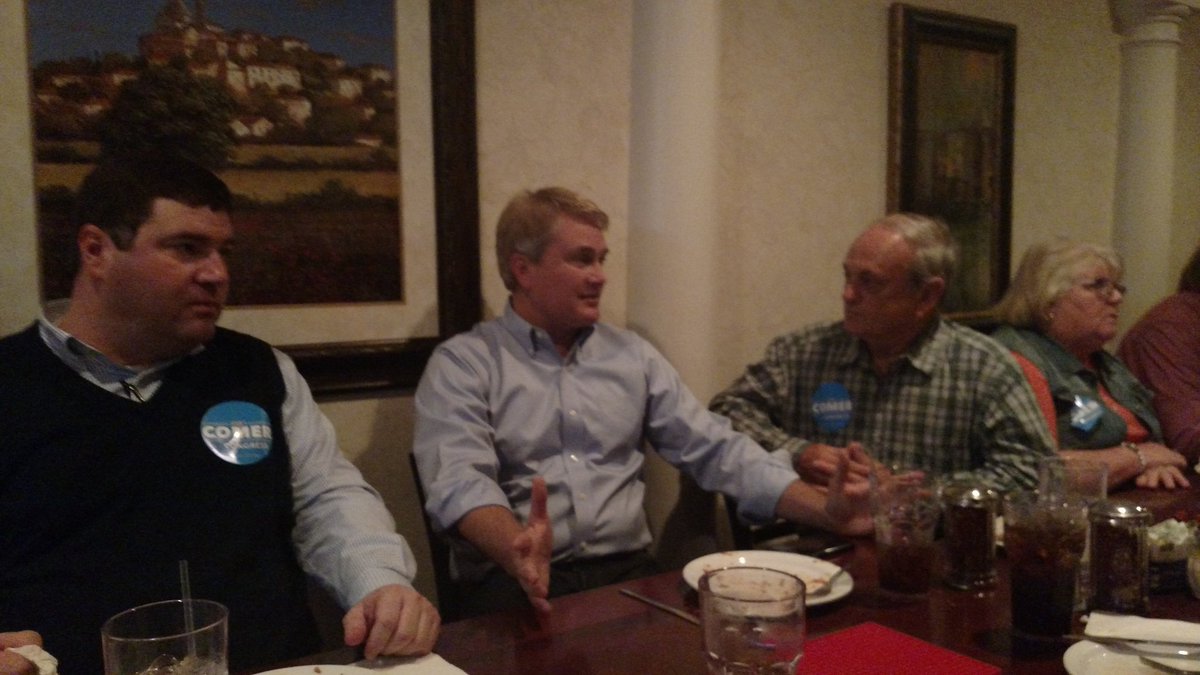 msmollie75's tweet photo. @BLacefield @BennettElbert @KYComer discussing politics, agriculture,  and Pagliai's pizza. #comerforcongress https://t.co/Rz6243BmXX