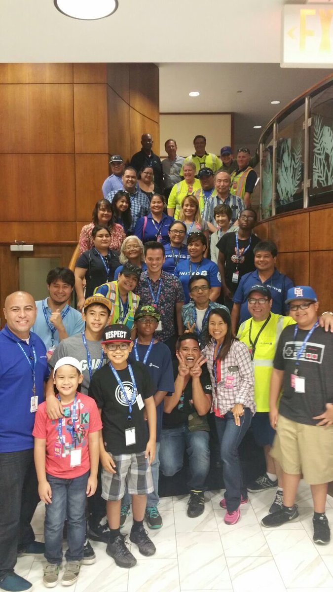 EllieSandlin's tweet photo. Guam Premiere Tour ending the day at the United Club!! Awesome customers! Awesome coworkers!! Everyone enjoyed the day!! @weareunited https://t.co/ZzFMn4PsoF