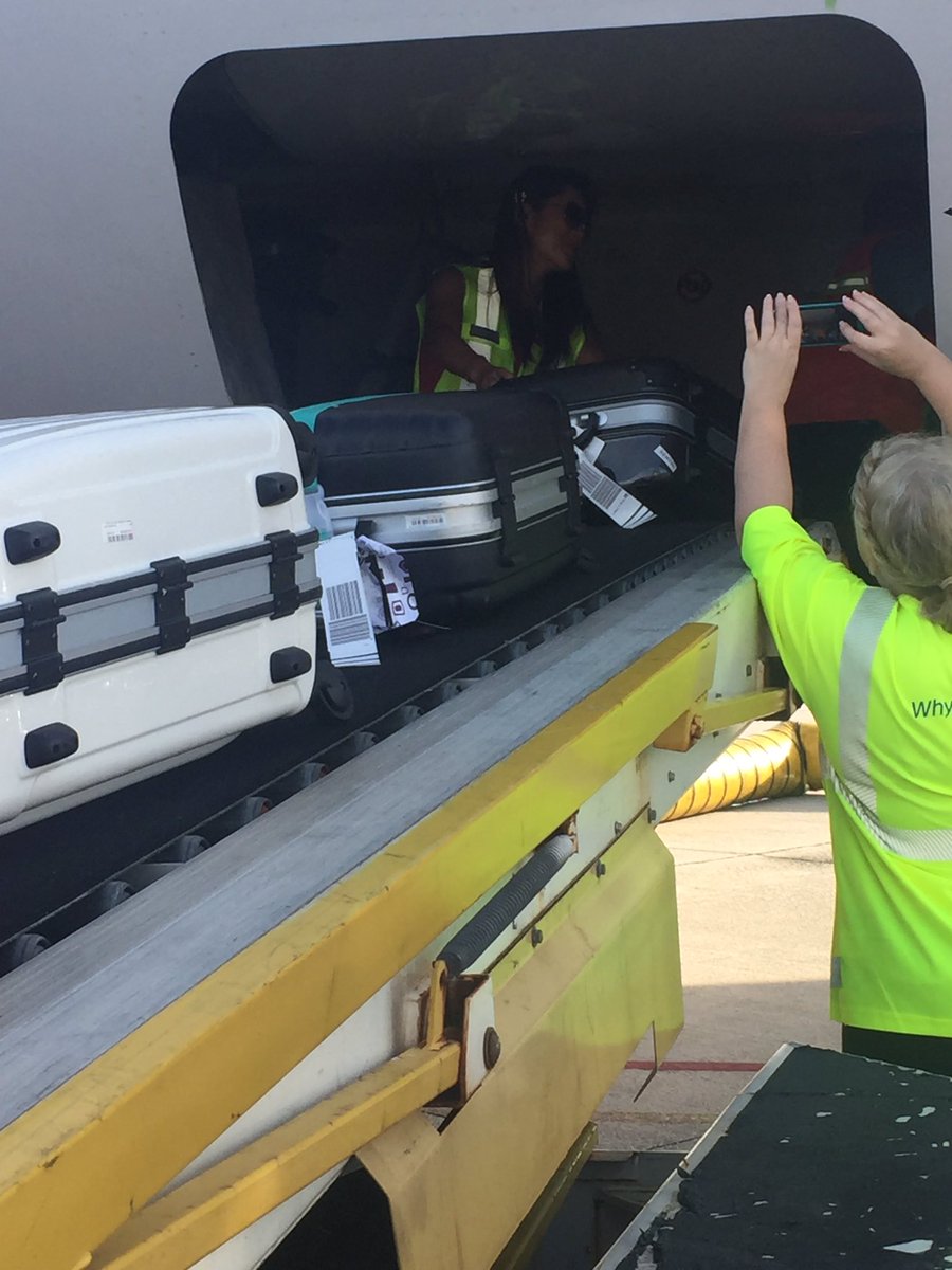 EllieSandlin's tweet photo. Guam Premiere customers working the ramp!! They loved it!! @weareunited https://t.co/xsDB1yTAXh