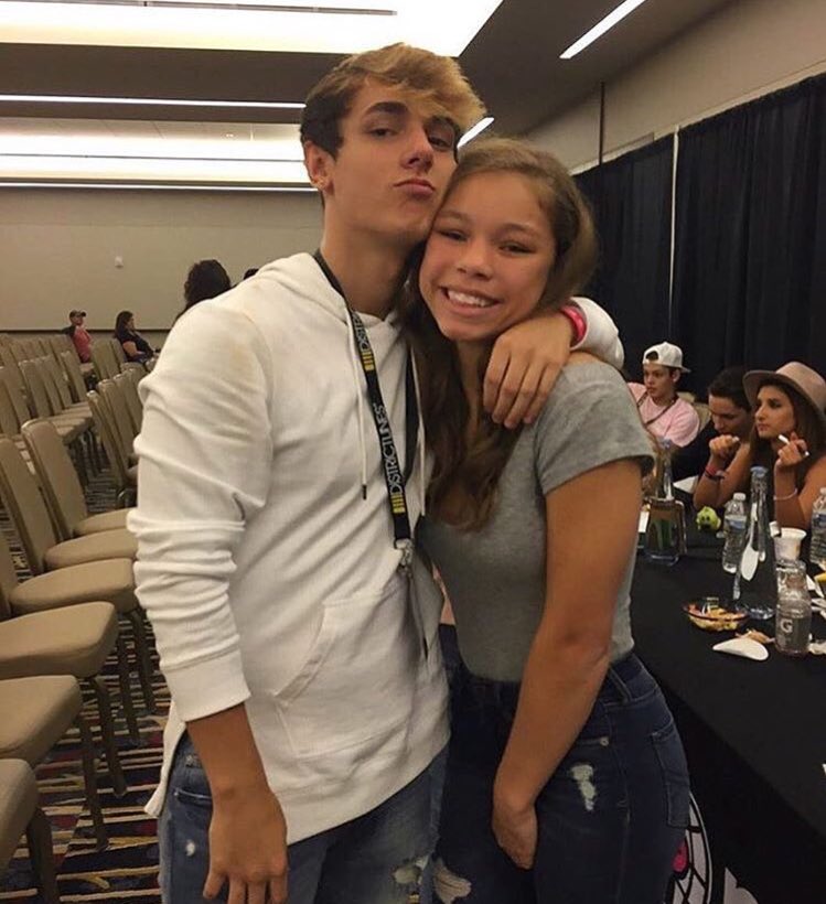 bryce_wtms's tweet photo. i love meeting you cuties❤️ https://t.co/YTla3WRKvw