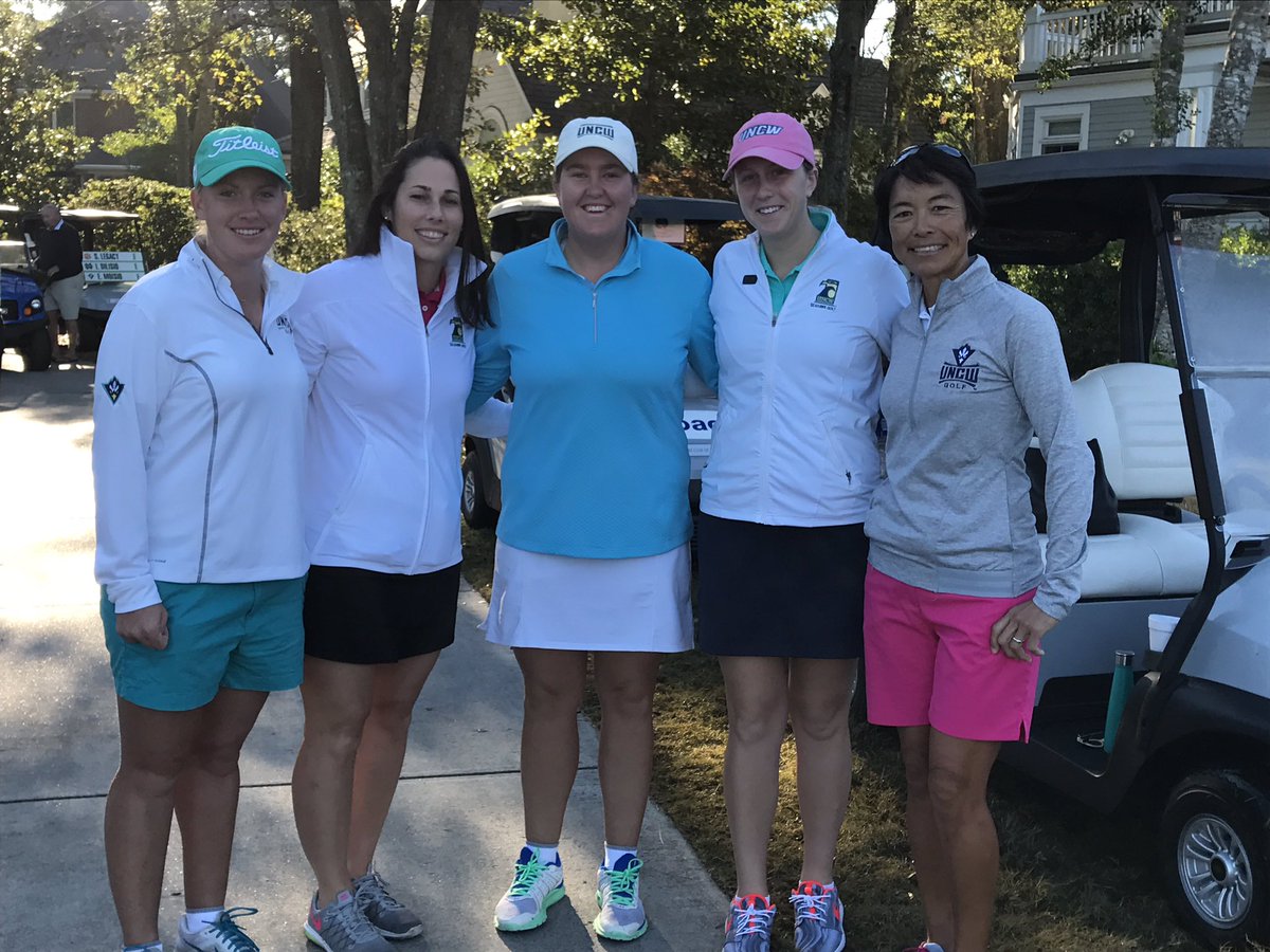 CindyHoUNCWGolf's tweet photo. Love seeing former Seahawks come back and cheer on their team! Thanks @LB_Adams1 @megan_burnham @mallorywarrick and Michelle Jarman! โค๏ธ๏ธ https://t.co/DVlETAA9Rj