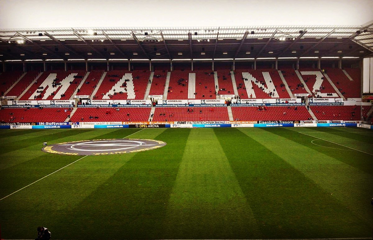 Au cœur de la <a href="/bundesliga_de/">BUNDESLIGA</a> 🇩🇪 avec <a href="/BussmannGaetan/">Bussmann Gaetan</a> pour le prochain épisode de <a href="/TerrainDeJeu88/">Terrain De Jeu</a> ! <a href="/1FSVMainz05/">1. FSV Mainz 05</a> #opelarena #mainz #football