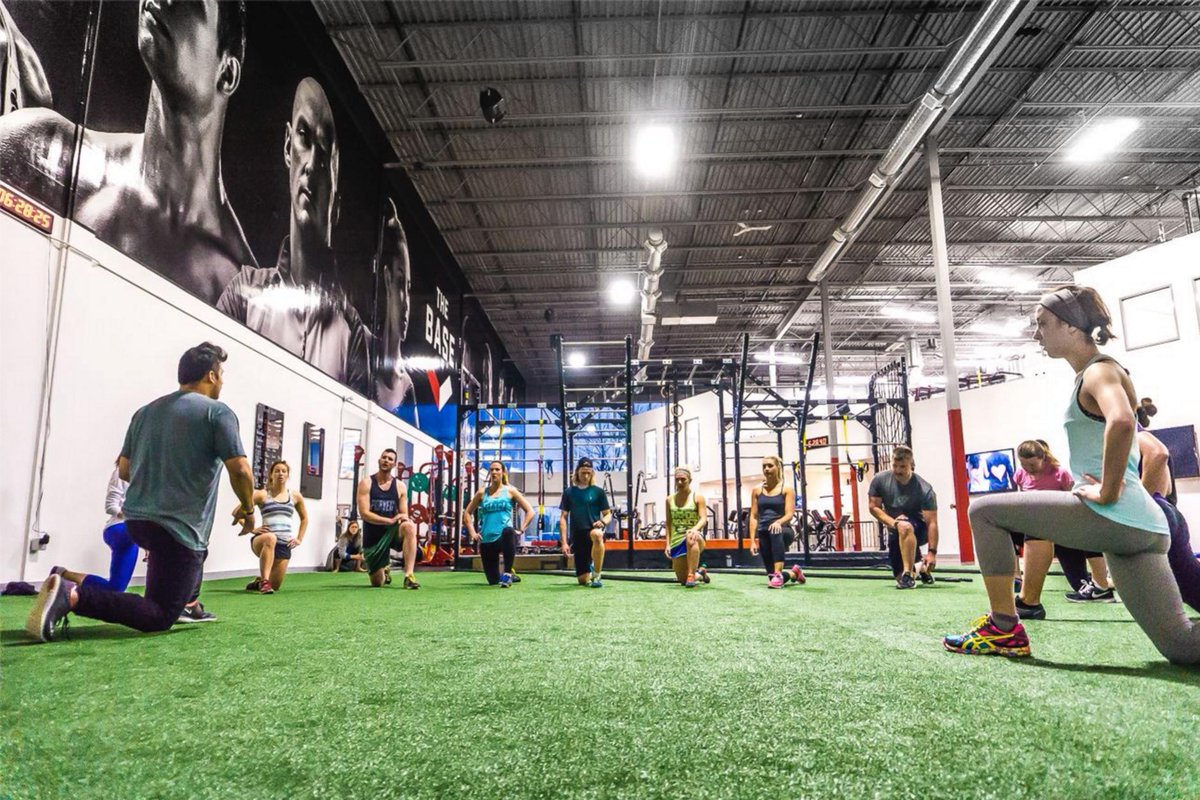 FitsetPass's tweet image. Today's @thebasebyrvh 43°22 Bootcamp at #Fitforfall @kingswaymall! Get your heart rate rising, torch calories &amp;amp; get a lean, toned body! #yeg