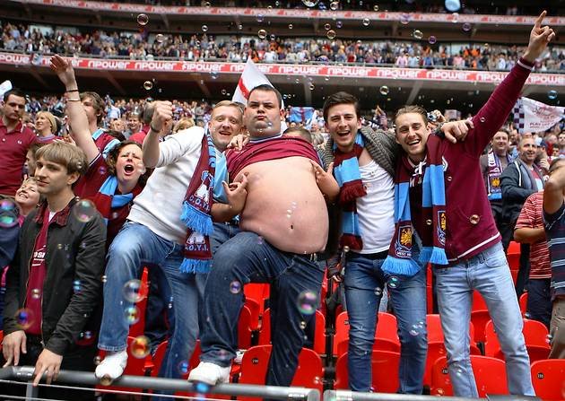 TheHammers_'s tweet photo. Real life West Ham Vs Media West Ham https://t.co/Aidwng3QaC