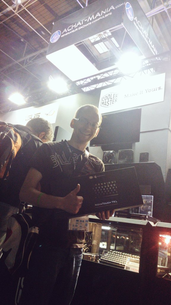 Magohamot's tweet photo. Un immense merci à @coolermasterfr et @ACHATMANIA pour le Novatouch TKL !!! <3 https://t.co/gg986wuxnU