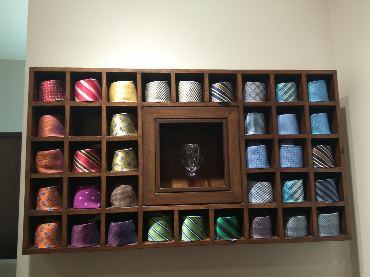anoopxh's tweet photo. My favorite shopping place #raymondmadetomeasure @TheRaymondLtd Ordered a bespoke white shirt today. https://t.co/KonDhiJnmt