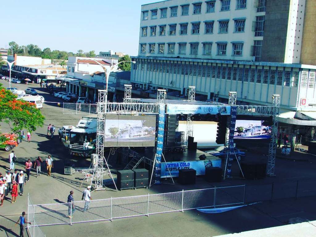 enthusemag's tweet photo. View from @thegondovision
#extracoldblockparty #twitter
#ExtraColdBP 
#EXTRACOLDCASTLELITE
#castleliteunlocks
#cast… https://t.co/lbiNi9cCmJ