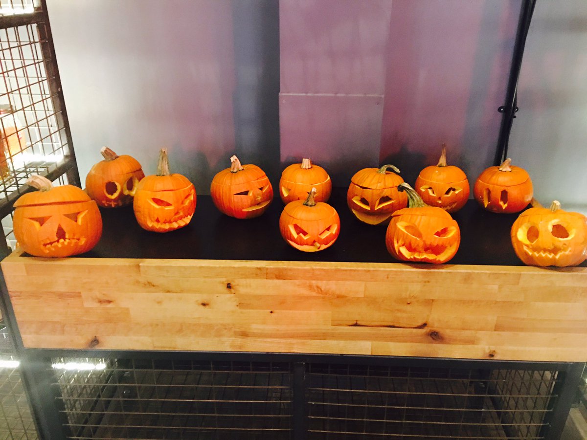 OX184's tweet photo. The Pumpkins 🎃 are out and about here at OX184 for Halloween. Why don't you get dressed up and come and enjoy some great food and beer! https://t.co/9MzfP7i70s