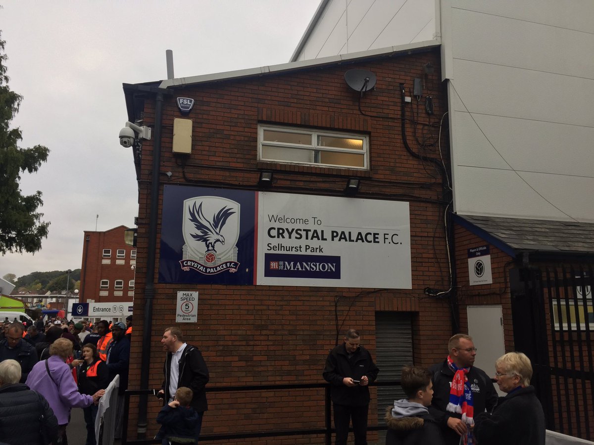 Debutto in @premierleague con un interessante @CPFC - @LFC! #sbsexperience #sbslondon @mastersbs