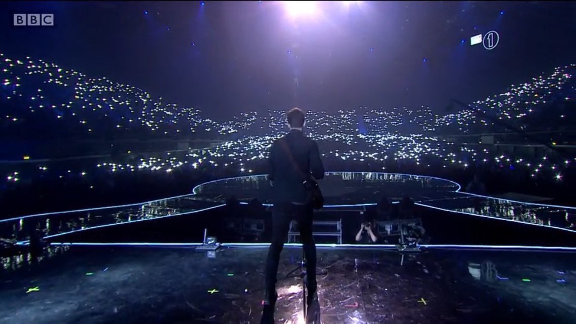TheMendesSide's tweet photo. RETWEET TO VOTE ✨ #EMABiggestFansShawnMendes https://t.co/viewxAnMei
