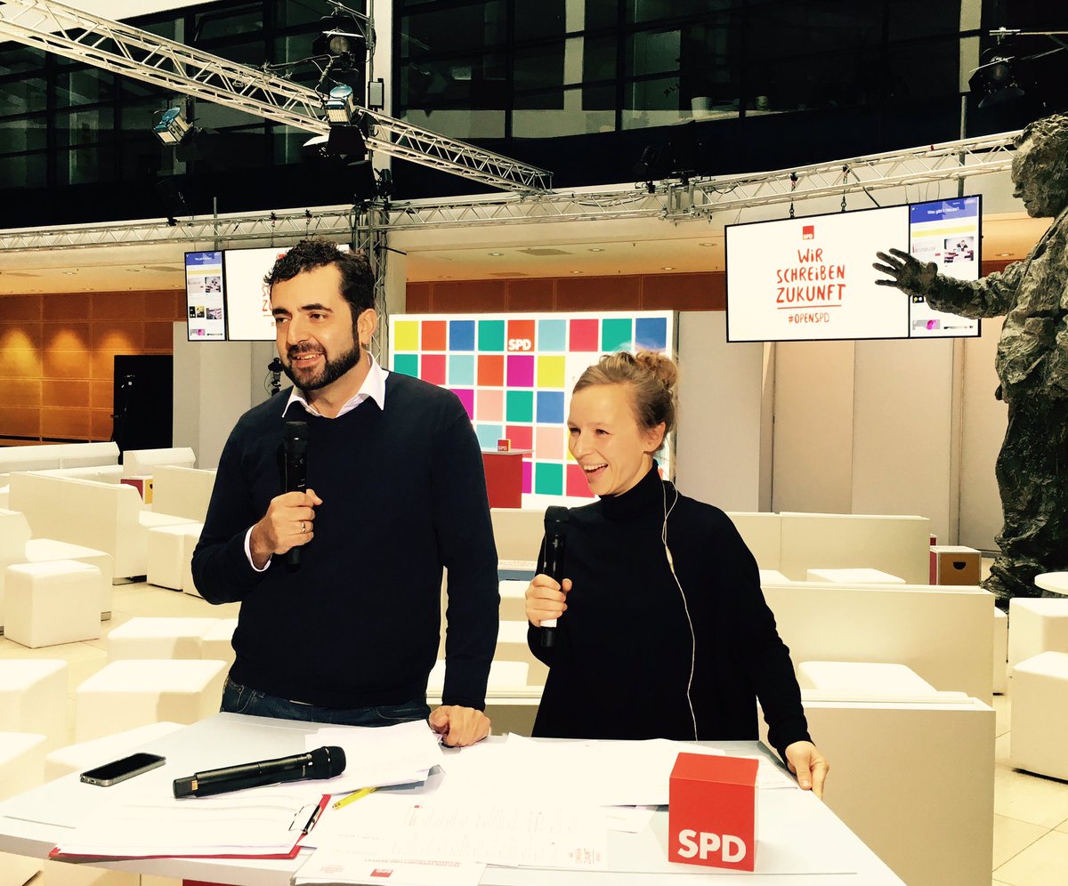 MAZ ab: Unsere ModeratorInnen Serkan + Nancy bei der Generalprobe für #OpenSPD. Für was? Na: spd.de/partei/zukunft… - ab 11 live auf SPD.de