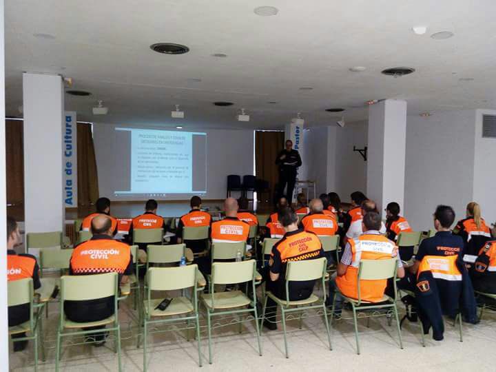 PCBenitatxell's tweet photo. Y finaliza el segundo día de formación para dos de nuestros efectivos. Hoy han impartido el modulo de tráfico y gestión de emergencias. #PC https://t.co/7ZJQg9L49D