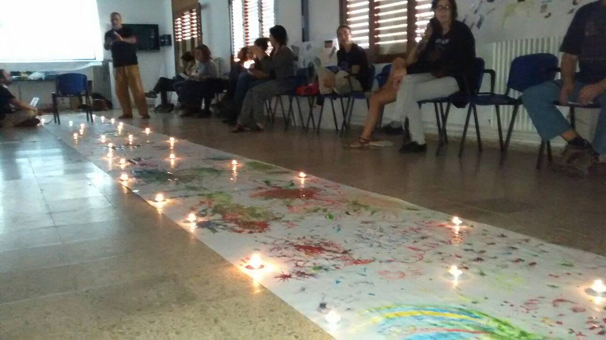 participasion's tweet photo. Compartiendo las conclusiones de la isla La Esperanza que hemos asaltado en el #IXEPA https://t.co/IAR8qN8gbU