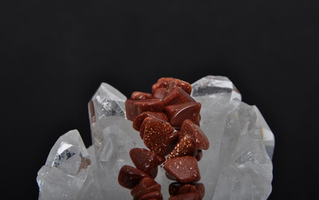 Amethyastore's tweet photo. Calm and tranquility, Goldstone and crystal. What a perfect match! #goldstone #crystal #love #meditation #beautiful #energy https://t.co/yLKDi6XFMb