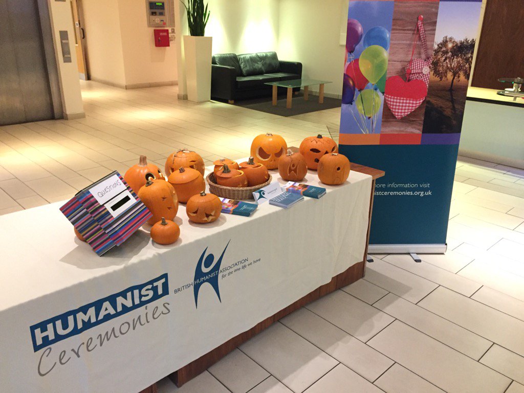 tonypinkney's tweet photo. Happy Humanist Pumpkins! #connecting2016 @BHAceremonies https://t.co/2B0DRb6Eh3