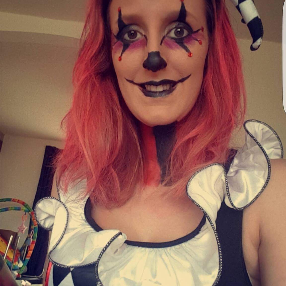 The Staff @TFPage are getting ready....here is Sarah looking fantastic. Get ready for a great Halloween Party.