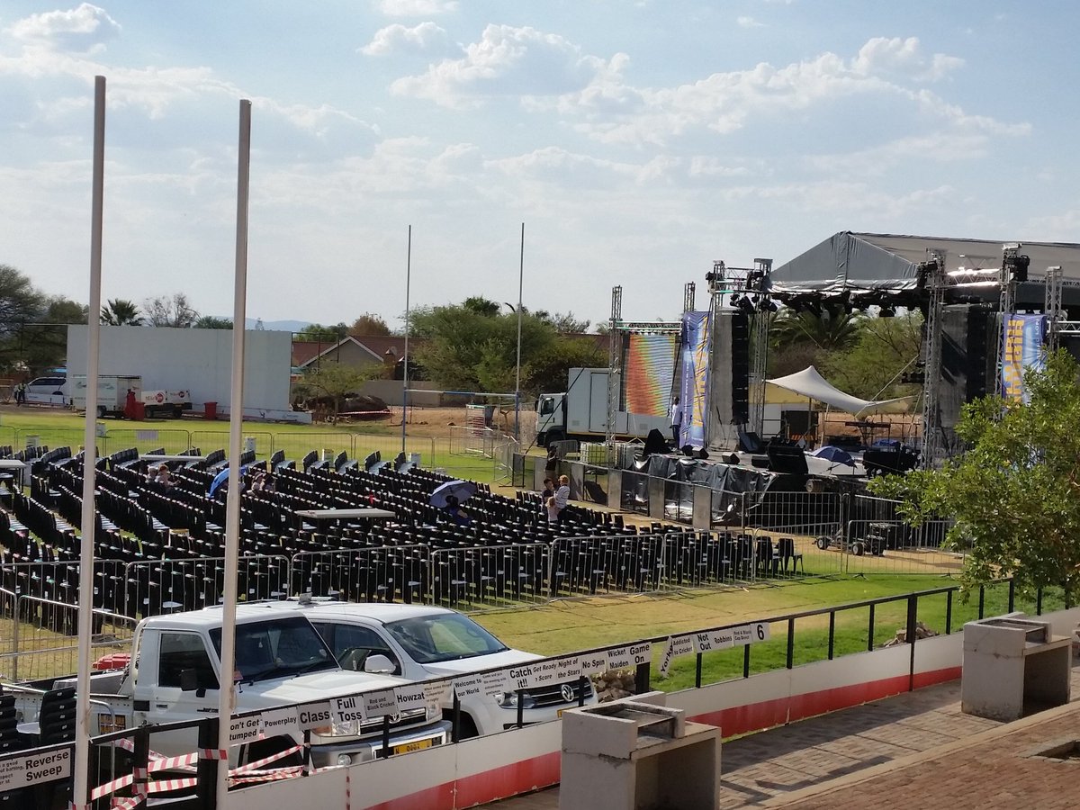 Vanaand bring ons lof aan die Koning van die Konings! #HallelujahNamibia <a href="/bobbyvjaarsveld/">BOBBY VAN JAARSVELD</a> <a href="/Tiromusiek/">Tiro</a> <a href="/DewaldGouws_/">Dewald Gouws</a>