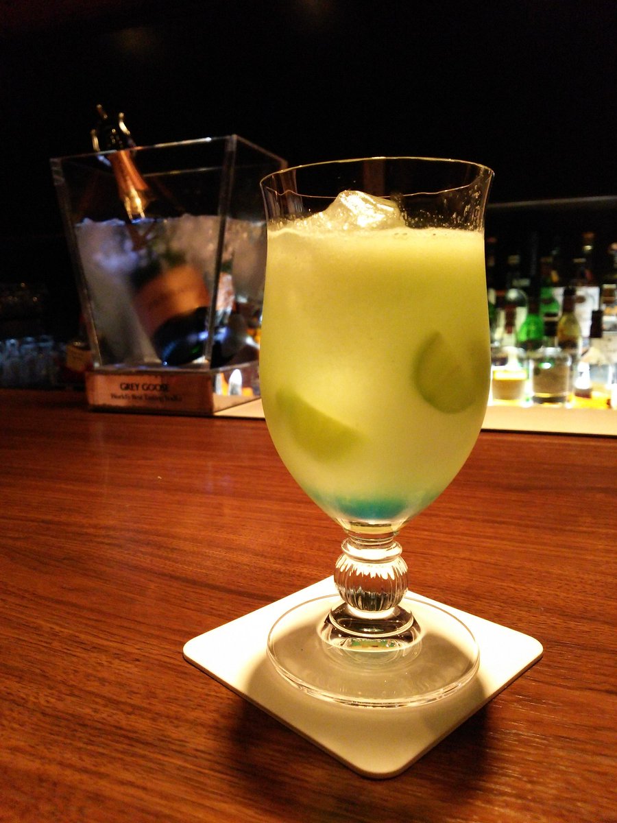 pigbb8's tweet photo. 癒しの一時🍸(*´ω`*)
#BARMeister
#シャインマスカット
#カクテル https://t.co/Qa0Qqhg2u9