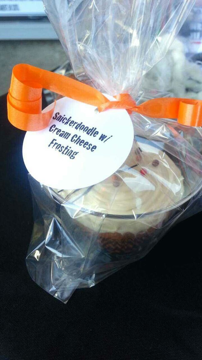leading4ever's tweet photo. Support the @leading4ever bake sale at the Bagel Shop Today till Noon! Delicious baked goods from today's chair @lilytyuu #ThankYou #JoinLL https://t.co/onaBWMjSyT