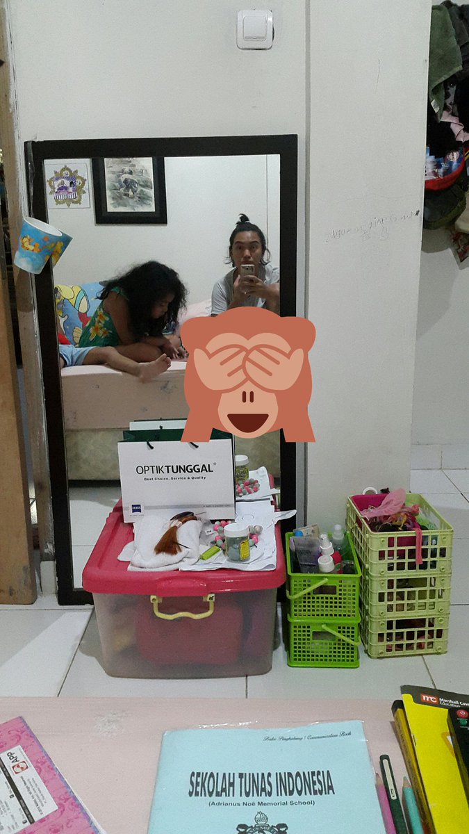 Dewihana's tweet photo. Our saturday night well spent. https://t.co/iug3IYSQjH