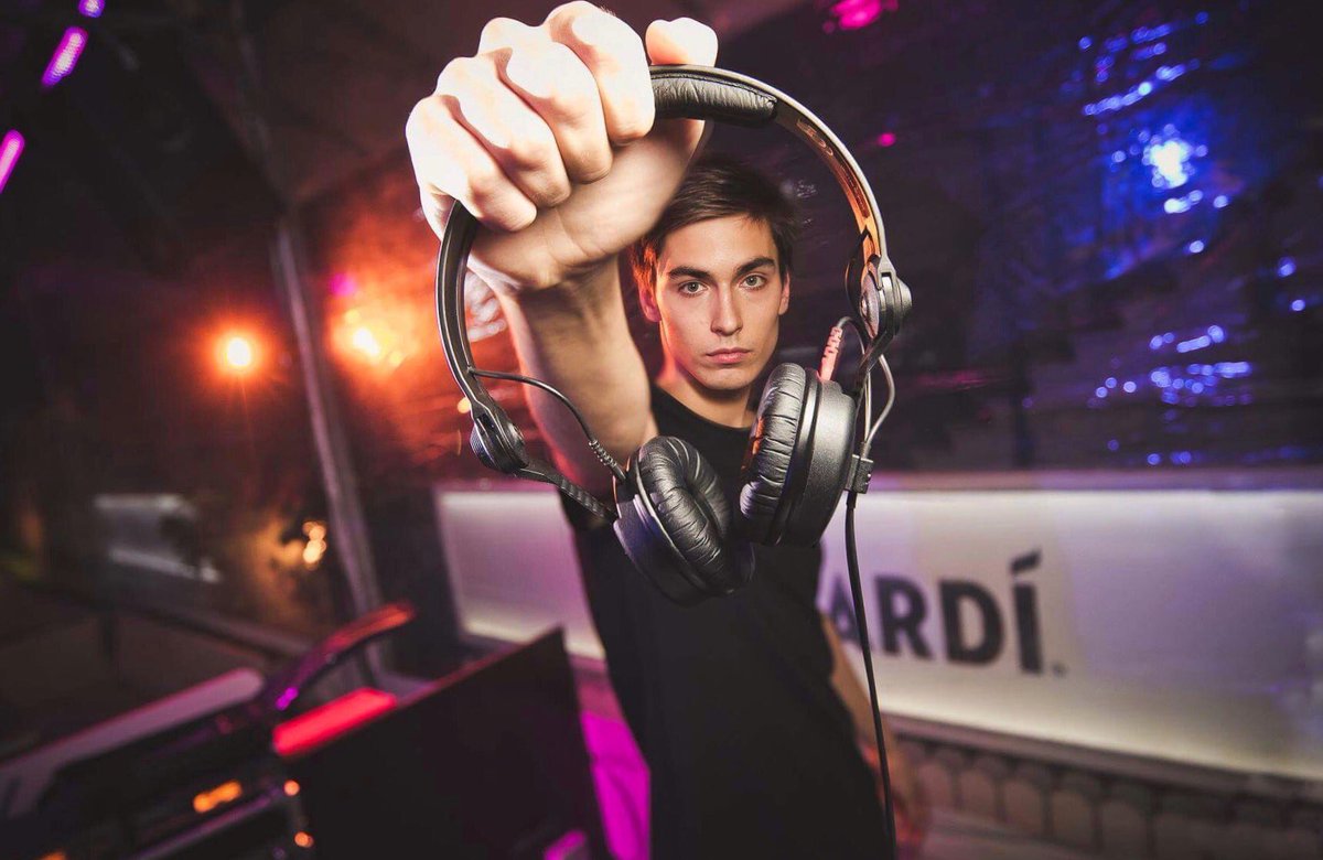 DJ Guestino jau liek koferī plates un bārmeņi gatavo ledu nebeidzamām kokteiļu straumēm, kas šonakt līs <a href="/ClubKV/">Klubs Kaļķu Vārti</a> 🙌