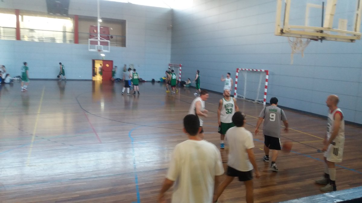 txolara's tweet photo. #VCelticsCon
#Brotherhood
#CelticsEspaña
Game Married vs Singles
@celtics since 5 year https://t.co/JgyGQ7FU8l
