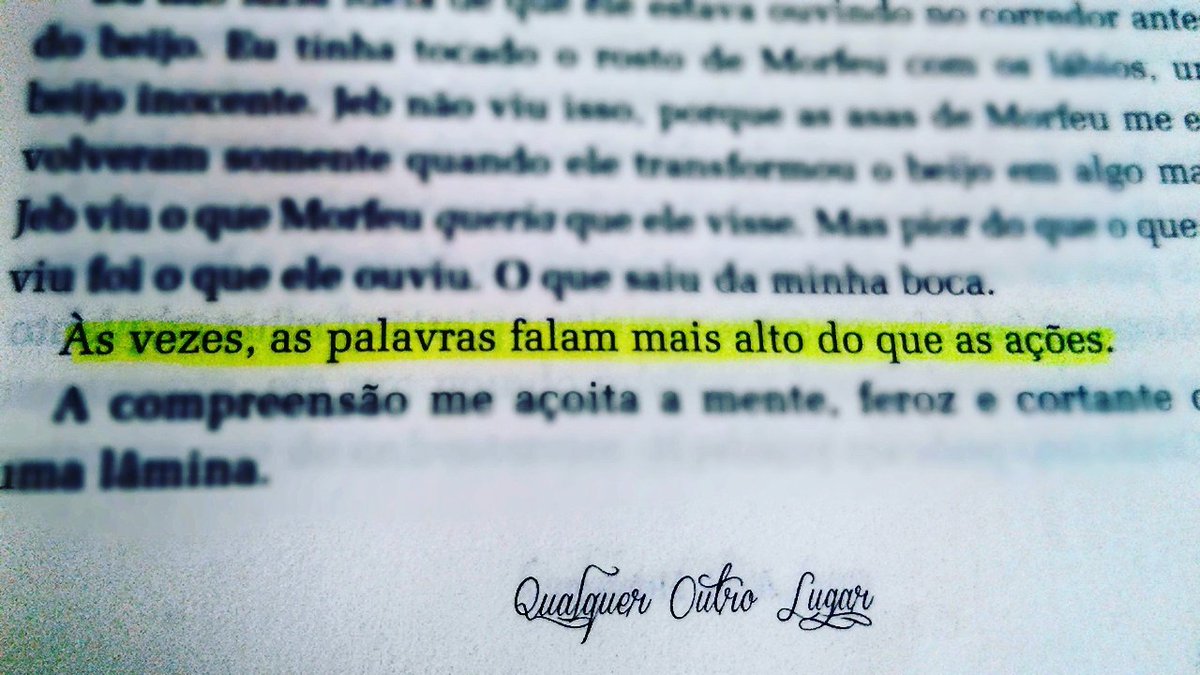 BrunaaStelle's tweet photo. 💓 #Livro #QualquerOutroLugar #A.G.Howard #BoaTarde 💓 https://t.co/yv0aRJzJoO