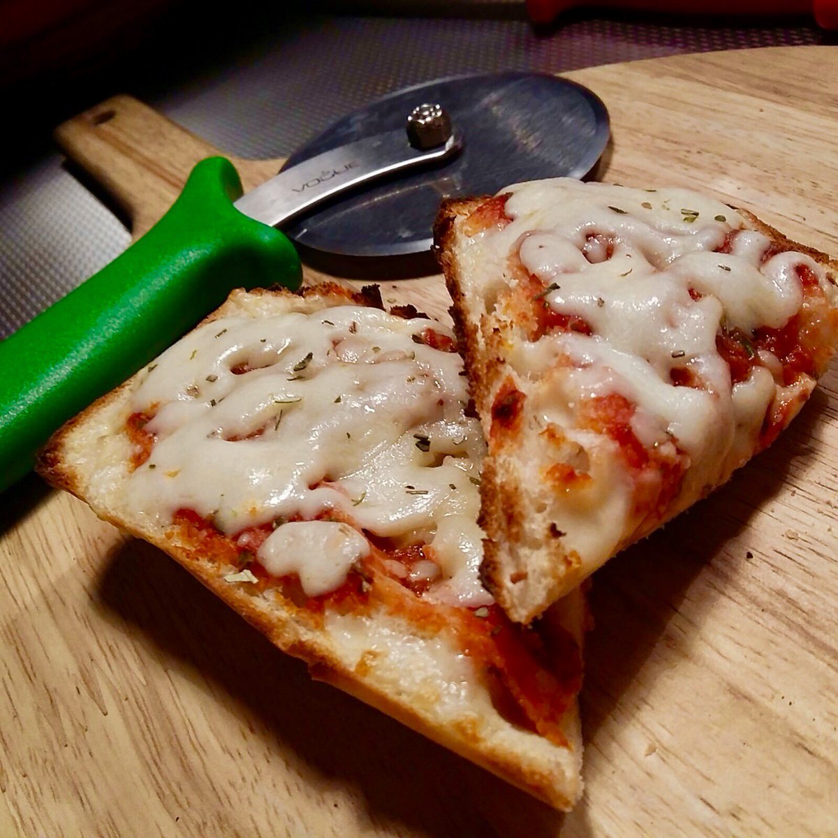 Need a break from all of your Uni work or looking for somewhere to relax after your jump? Then why not visit our Pizza Oven Café!